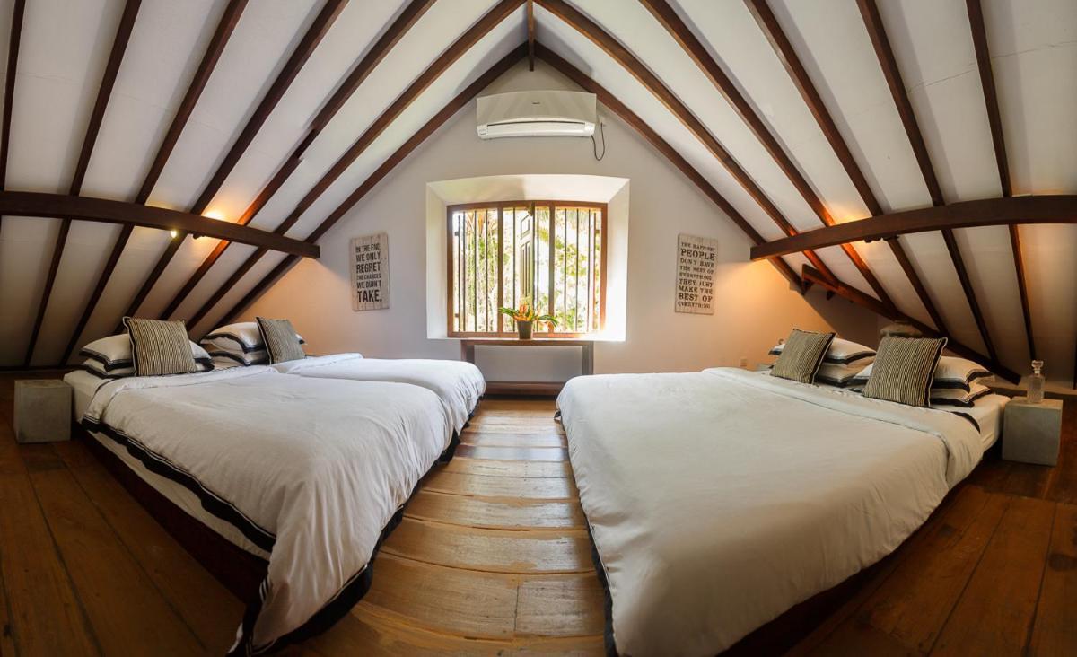Mo River House Luxury Villa ヒッカドゥワ エクステリア 写真